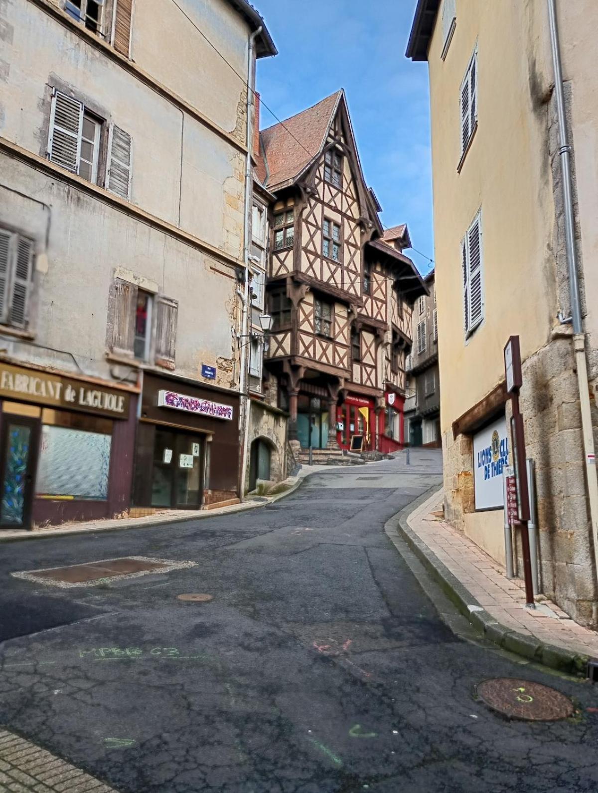 Duplex Center Thiers - Clermont-Ferrand - Lyon - Free Parking - Self-Check-In Daire Dış mekan fotoğraf